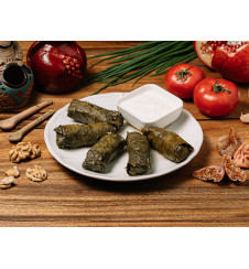 Долма в виноградных листьях